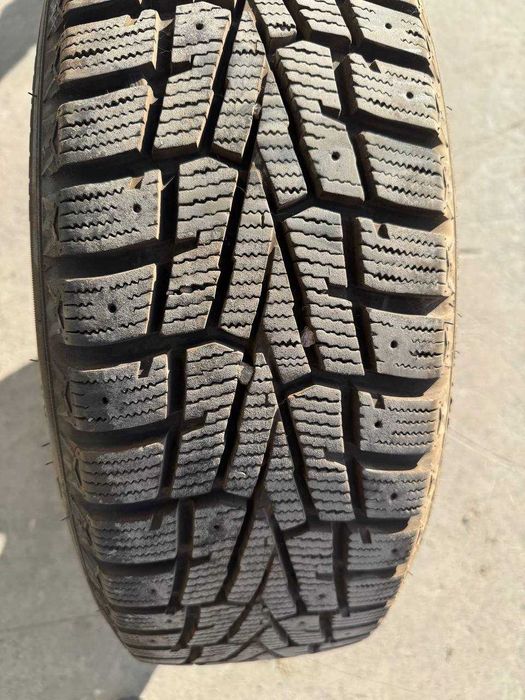 Резина диск ROADSTONE c диском 205/60/R16 2019 г 8мм+ проехала 1000 км