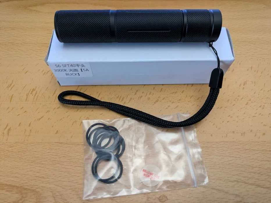 Pack lanterna Convoy S6 + Carregador + Baterias + extras