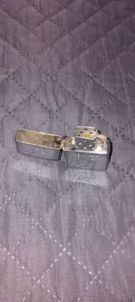 Isqueiro tipo Zippo com simbolo do FC Porto gravado