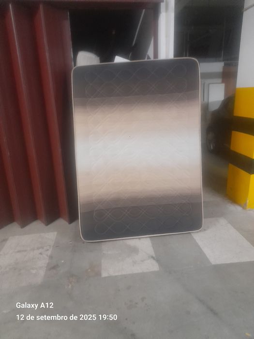 Colchões e espumas usados, várias medidas