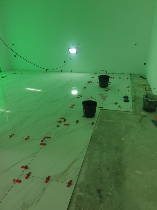 Trabalhos na construção civil pedreiro ladrilhador canalização e outro