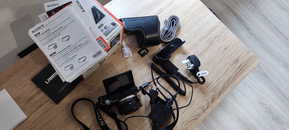 Sony a5000 + obiektyw + akcesoria – komplet jak nowy
