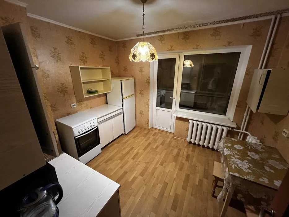Здам 1к квартиру на Троєщині під салон закритого типу