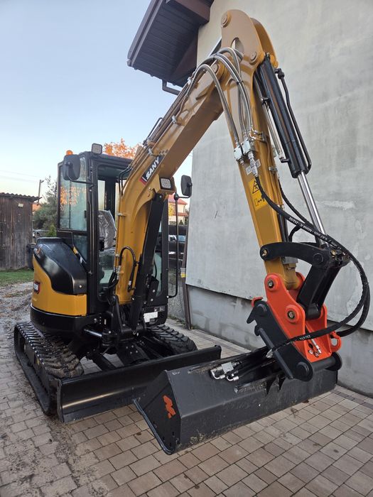 Wynajem minikoparki z operatorem lub bez