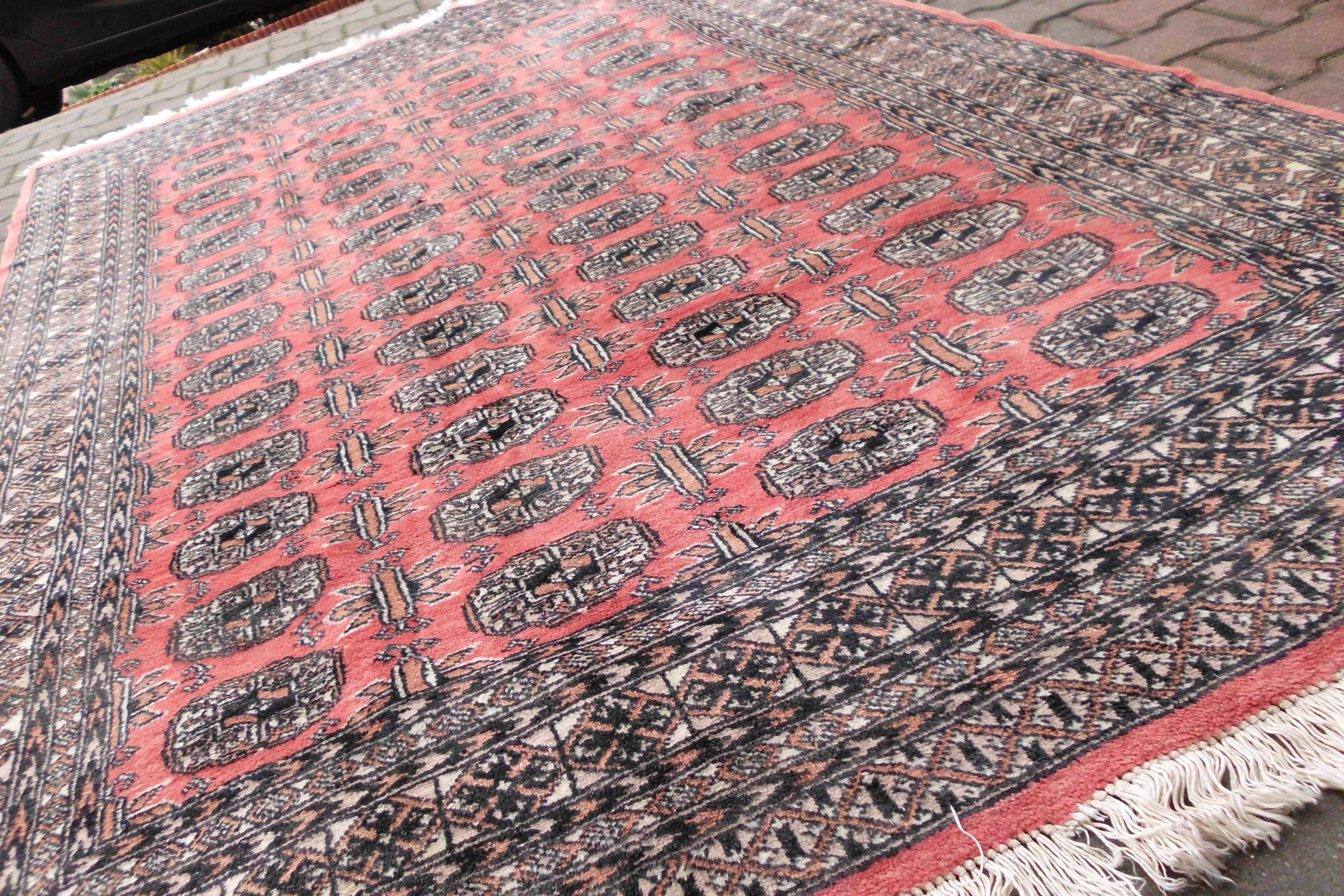 Sprzedam dywan Pakistański ręcznie tkany 260/155