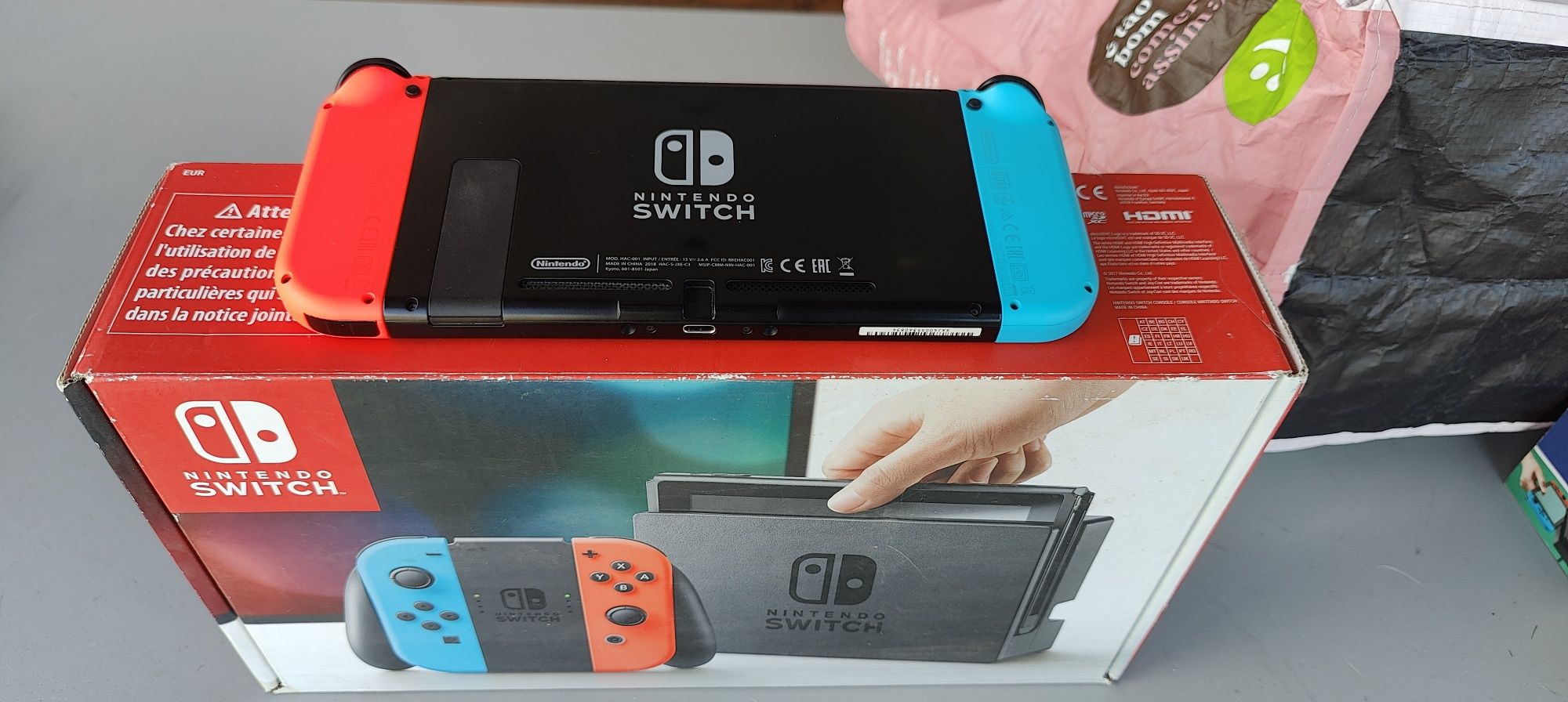Nintendo Switch v1 com caixa
