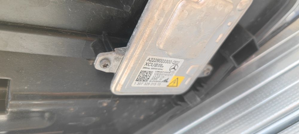 Farol bi-xenon Mercedes CLA COMPLETO