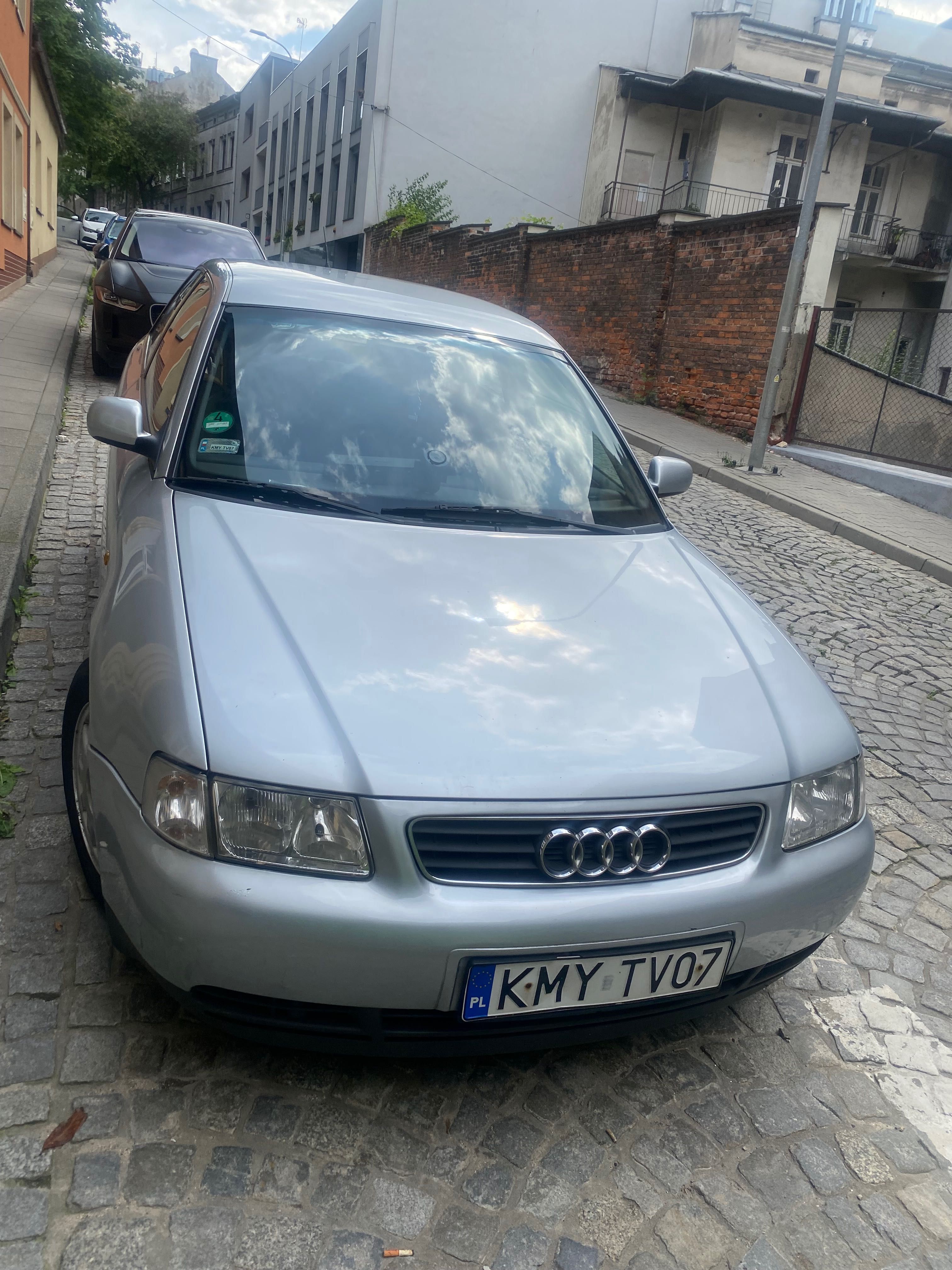 Audi A3 automat  srebrna
