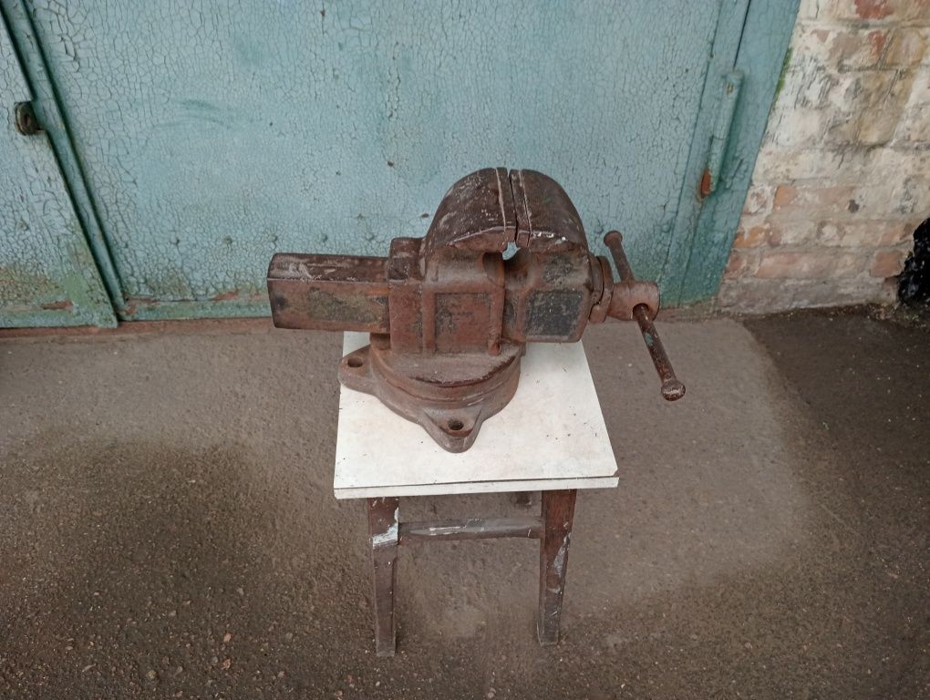 Продам Тиски СССР