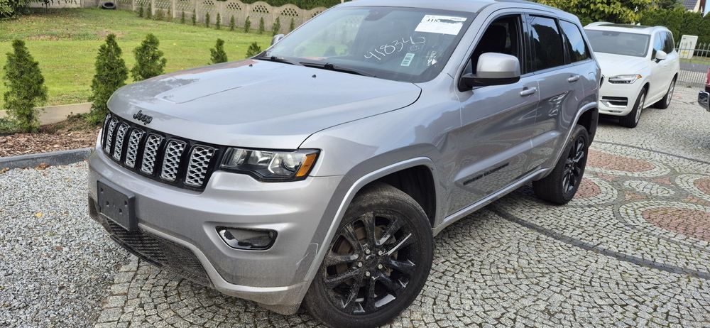 Jeep grand Cherokee 4x4 altitude