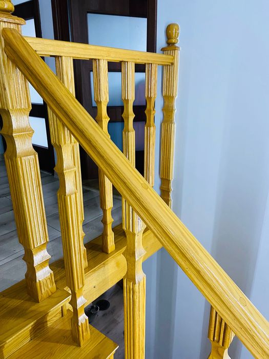 Schody dębowe używane