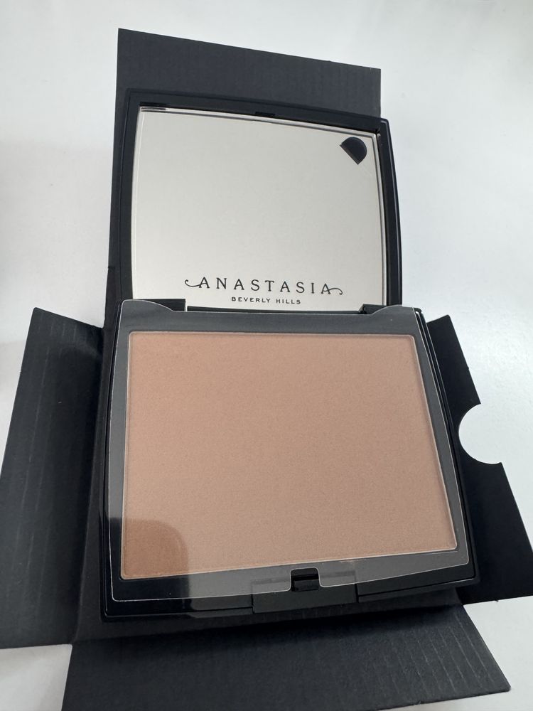 Бронзуюча пудра. Нова. Оригінал США. Anastasia Beverly Hills