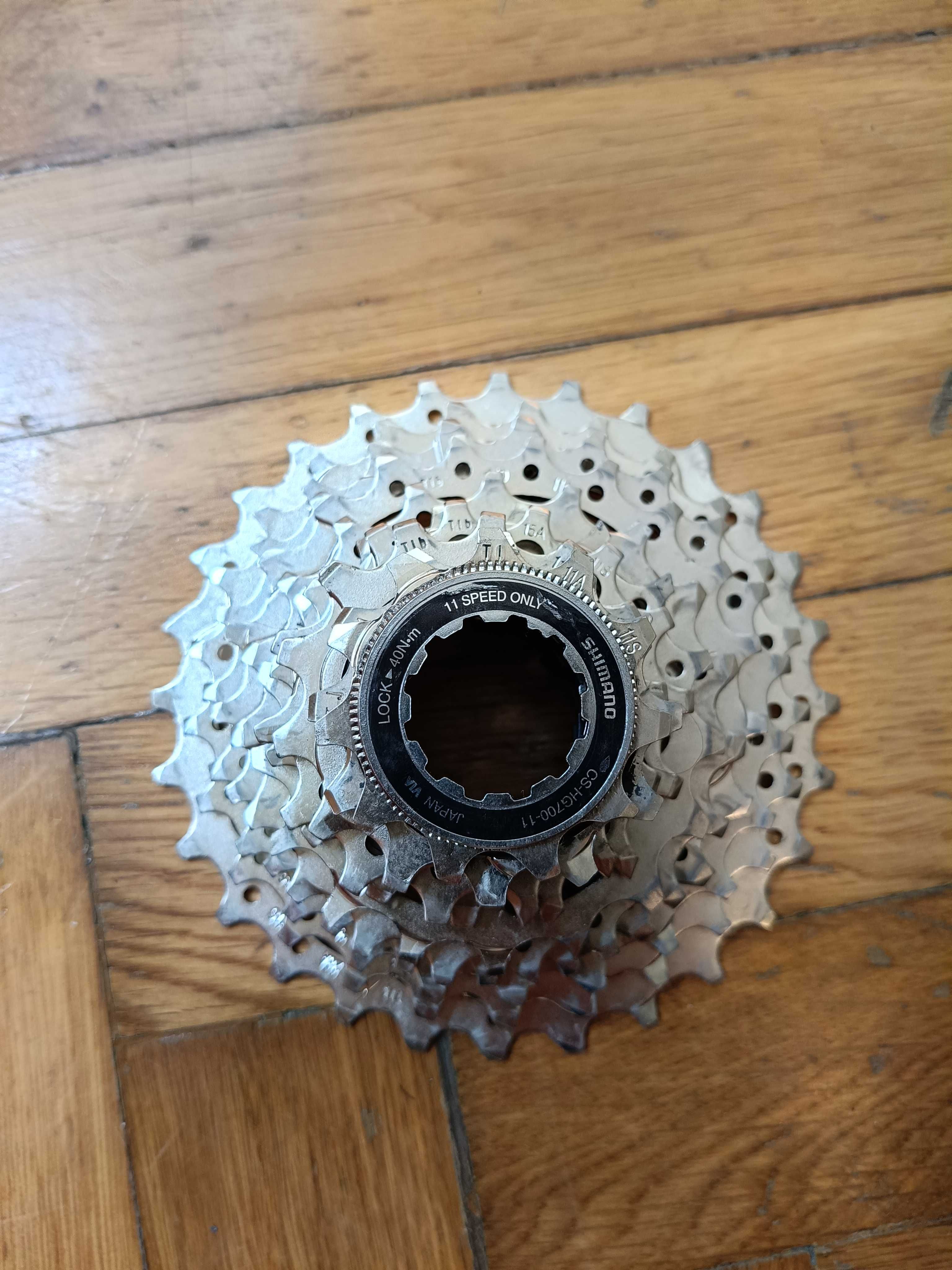 KAseta Shimano CS HG700-11  11-28  przebieg 10km + łańcuch
