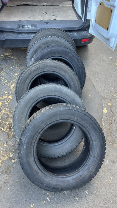 Продам майже нову гуму 195/65/15 ідеальна