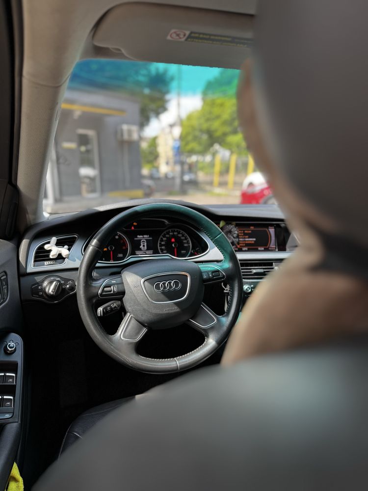Ауді а4 2.0 кватро, S-line, чорна на чорному салоні, шкіра