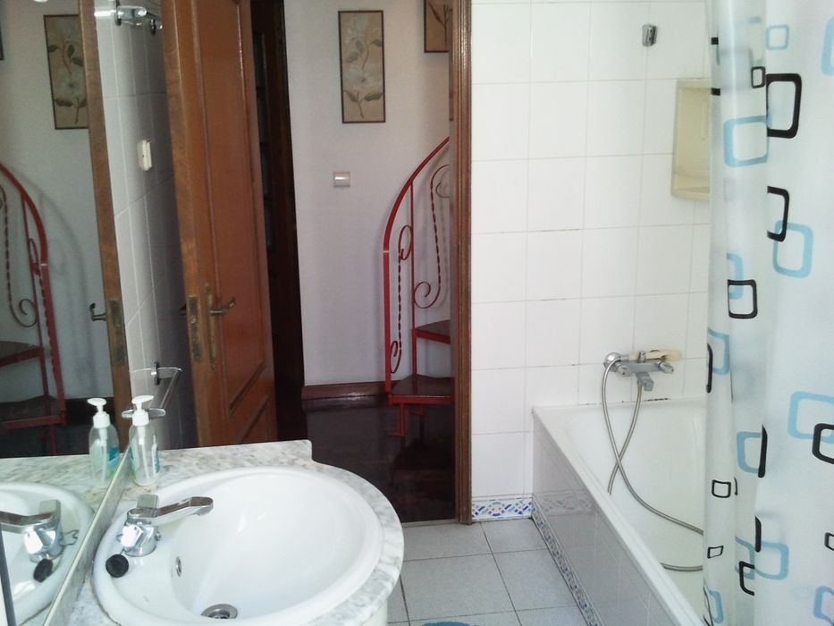 Quarto Cidade Universitária / Entrecampos