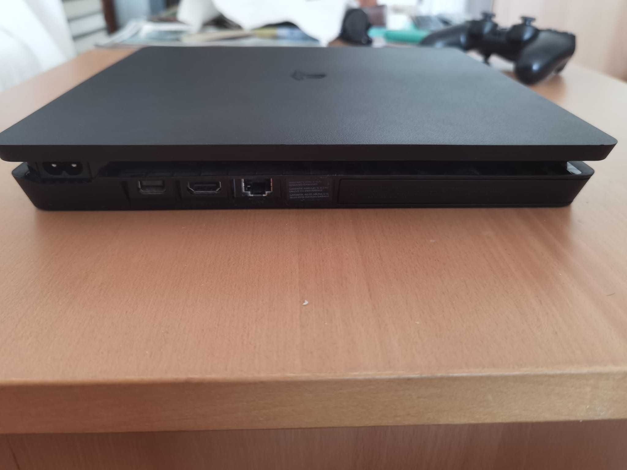 Playstation 4 SLIM 1TB + Comando ps4 e jogo (COMO NOVA)