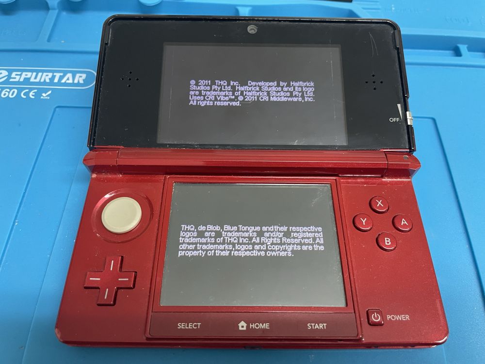 Nintendo 3DS com carregador