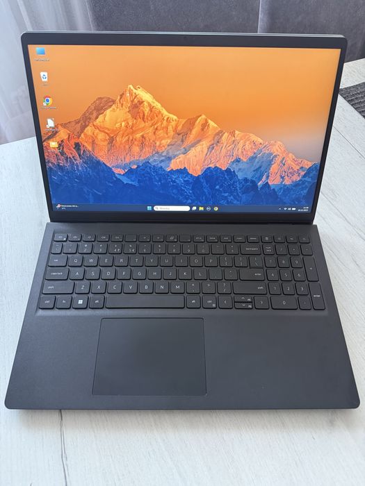 DELL 3525 AMD Ryzen 5 5625U 12x4,3GHz | 16 GB RAM | 512 GB | 120 Hz