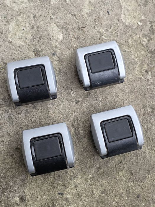 Кріплення сітки багажника ауді