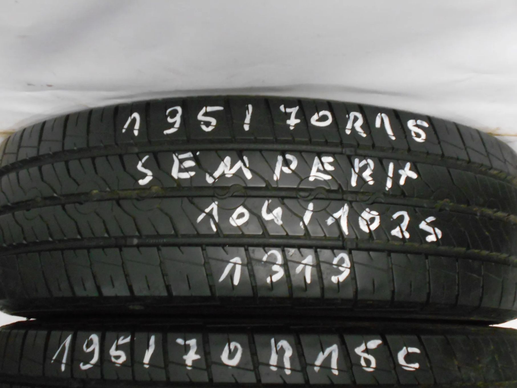 OPONY 195/70R15C SEMPERIT VAN LIFE 2 DOT 1319 9.5MM