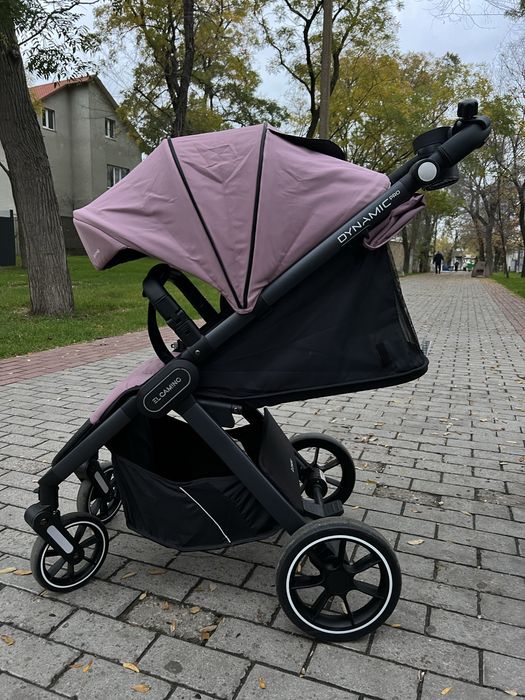 Прогулянкова коляска