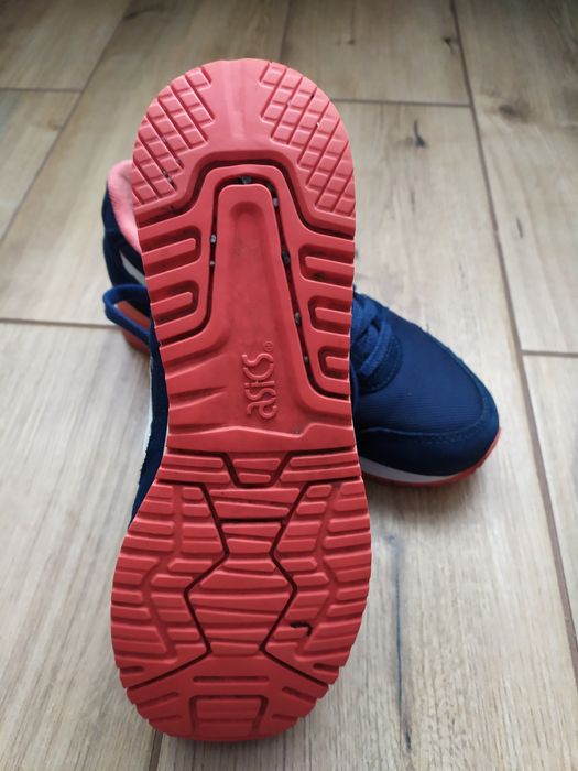 Кросівки   ASICS