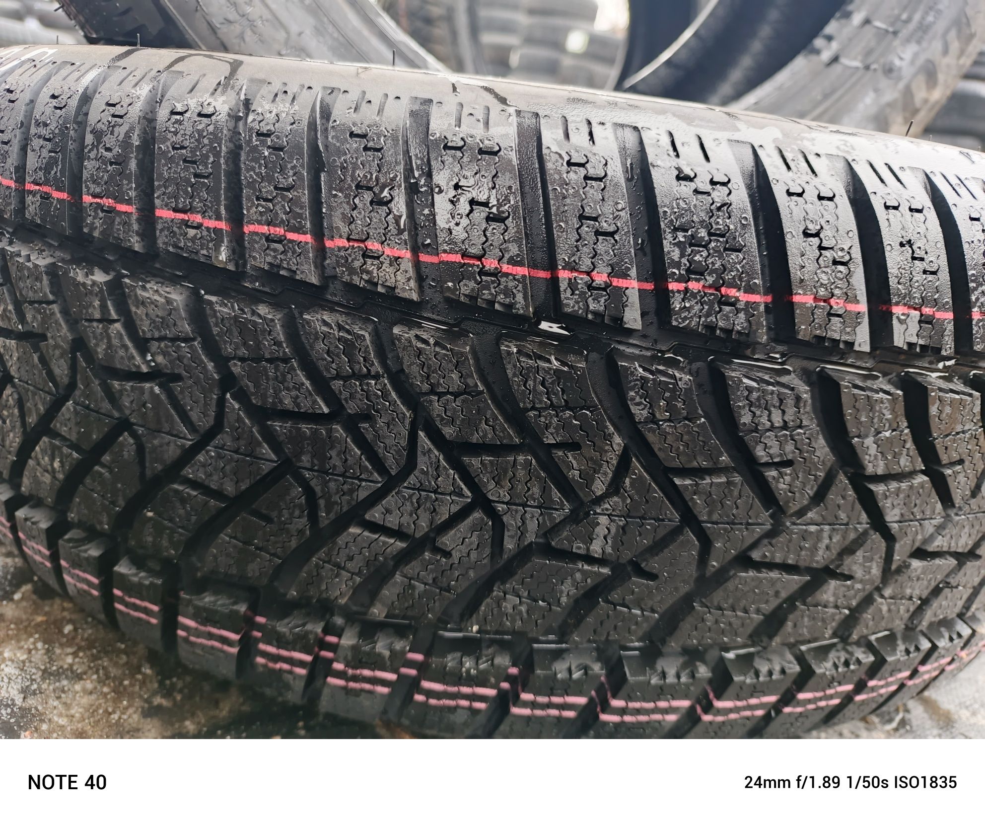 Nowe opony zimowe 215/55/17 Dunlop 24r