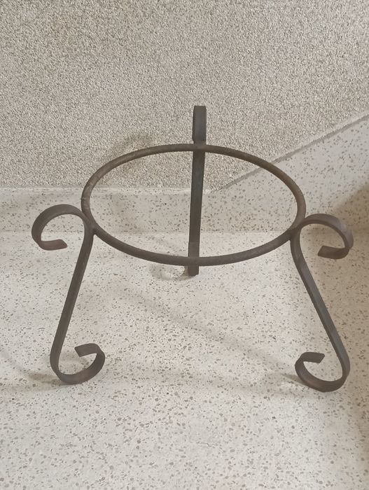 Suportes para vasos em ferro forjado