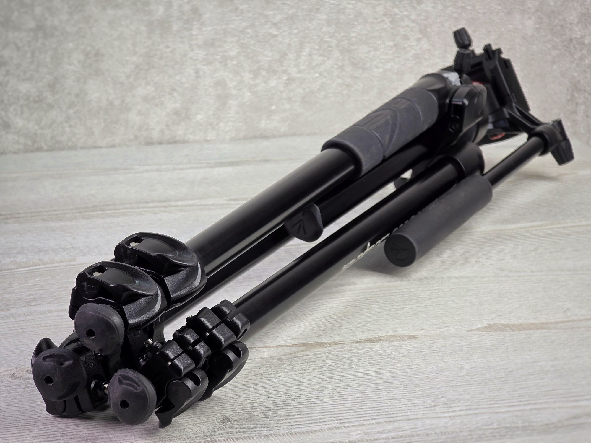 Штатив Manfrotto Befree 290 Light Black MK290LTA3US з рідинною головою
