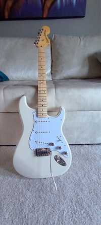 Guitarra Squier Stratocaster