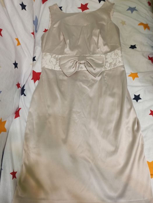 Sukienka kremowa z kokardą