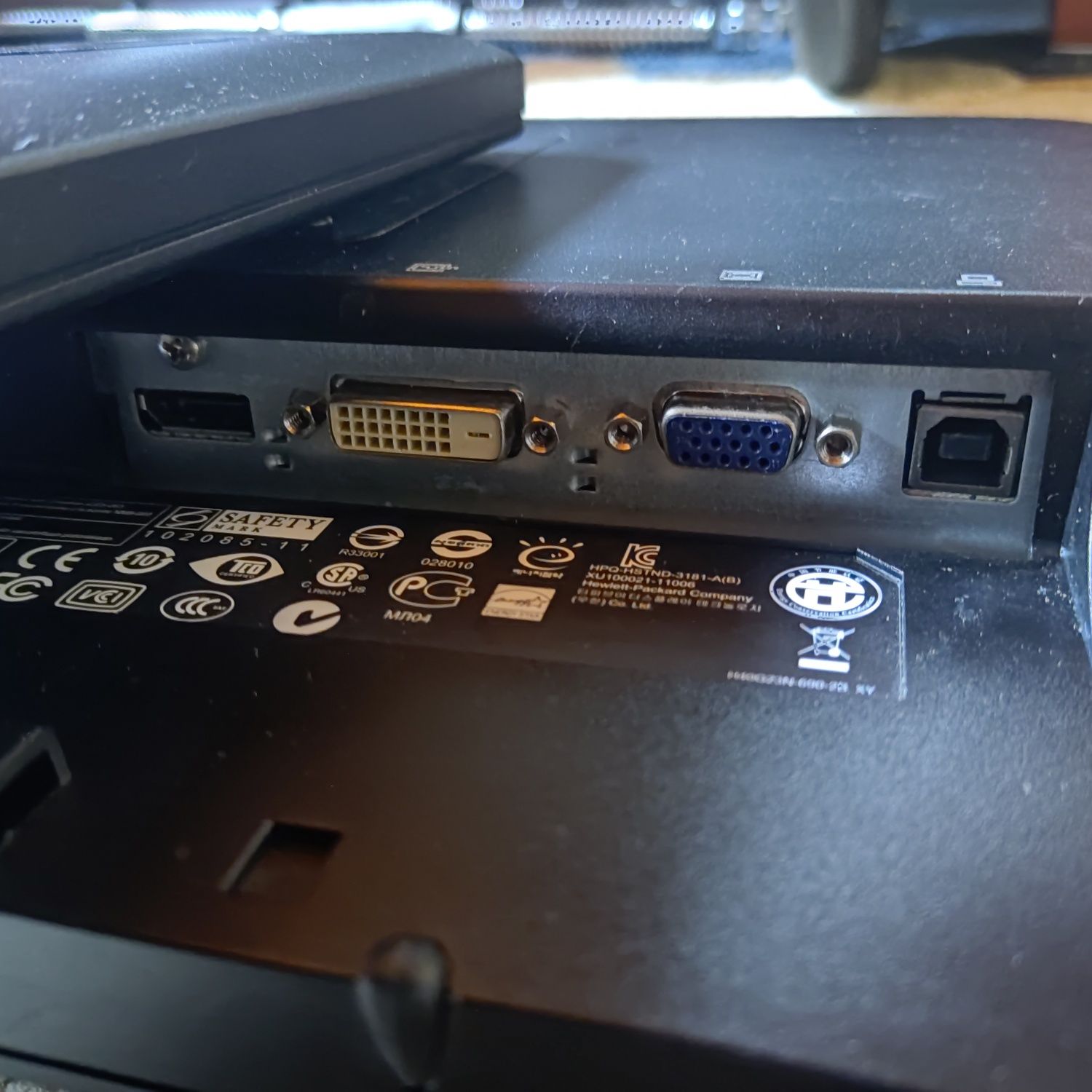 Monitor HP Compaq LA2205wg 22" – idealny do biura