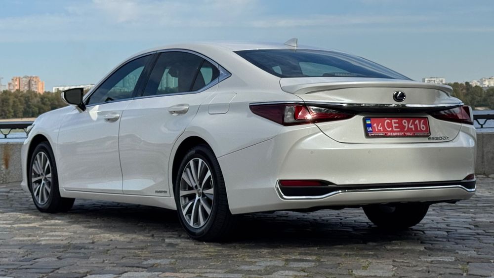 Продам Lexus ES 300 Hybrid 2021 Ідеальний і Максимальний