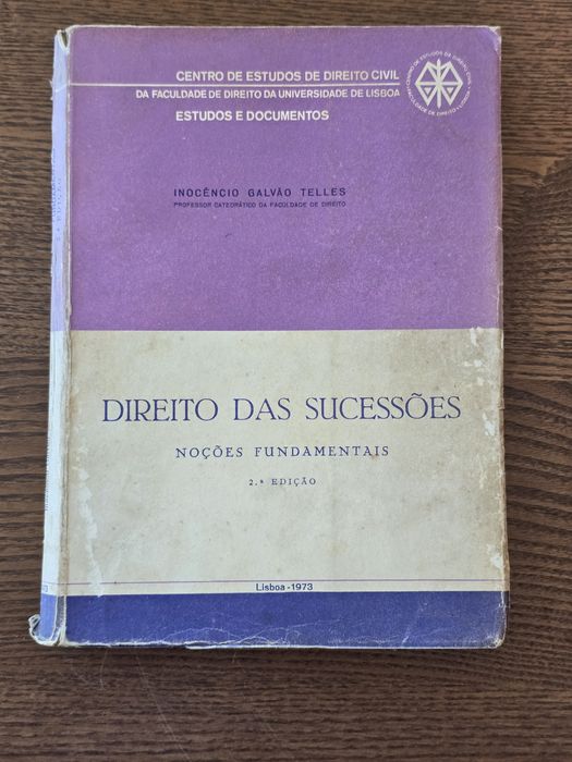 Livros jurídicos / Direito / 1 = 2,5€ / 10 = 20€