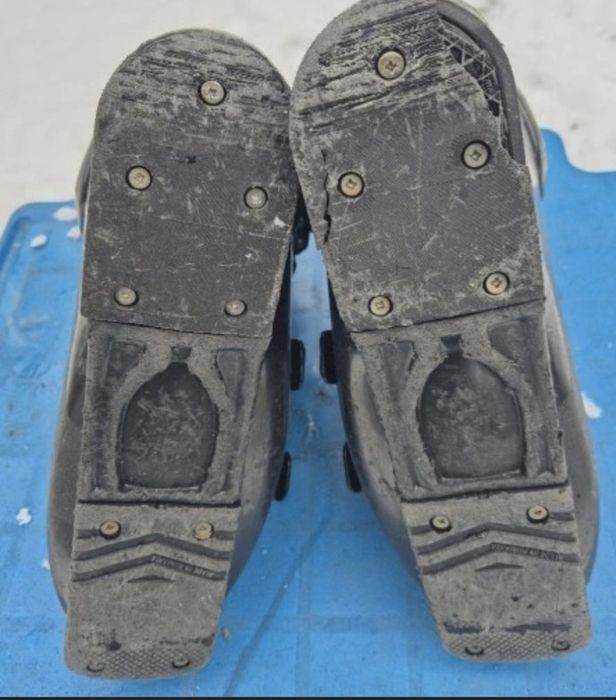 Buty narciarskie Salomon, rozmiar buta 40, długość skorupy 307mm, dług