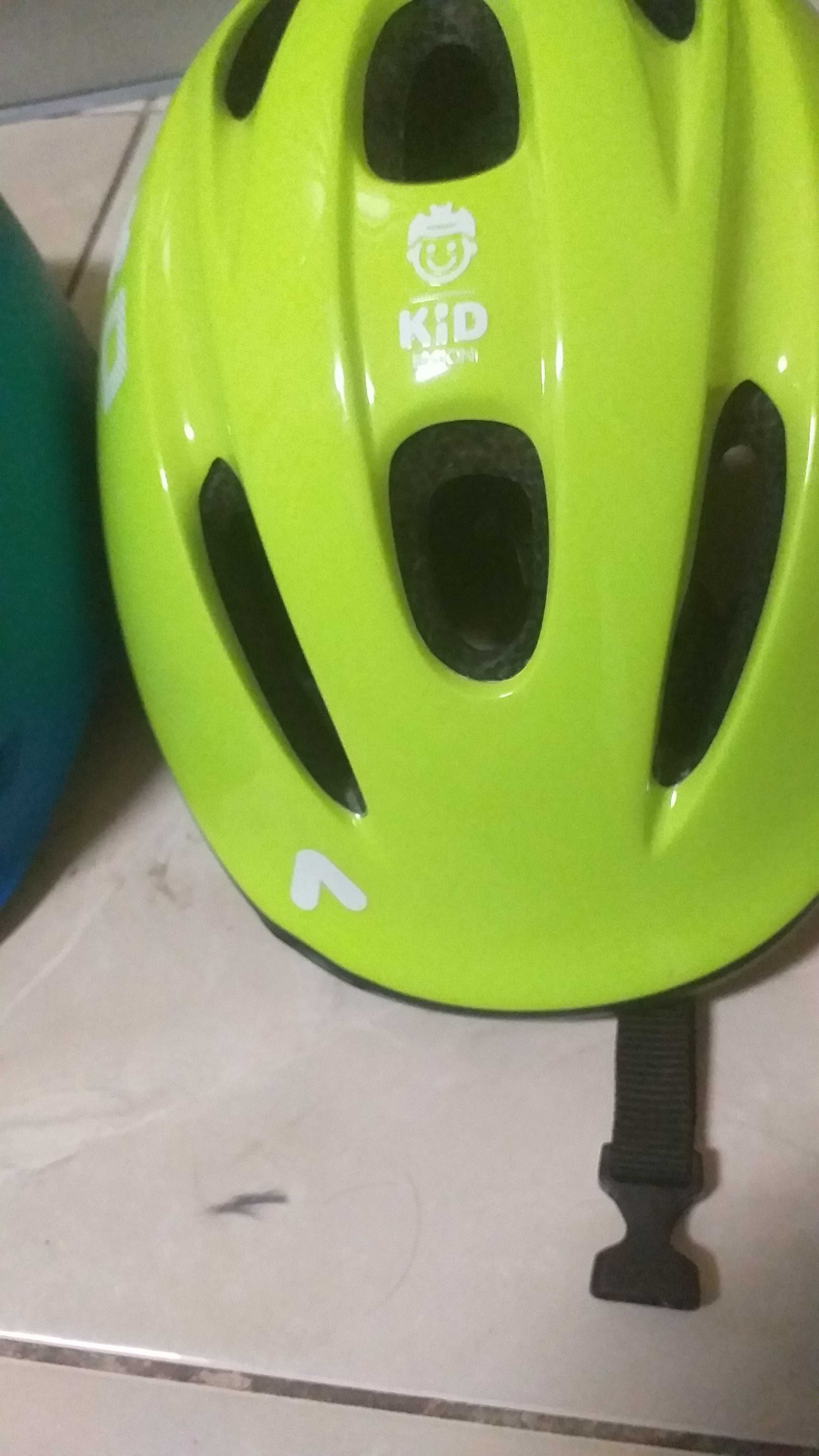 Capacetes para bicicletas de aducentes