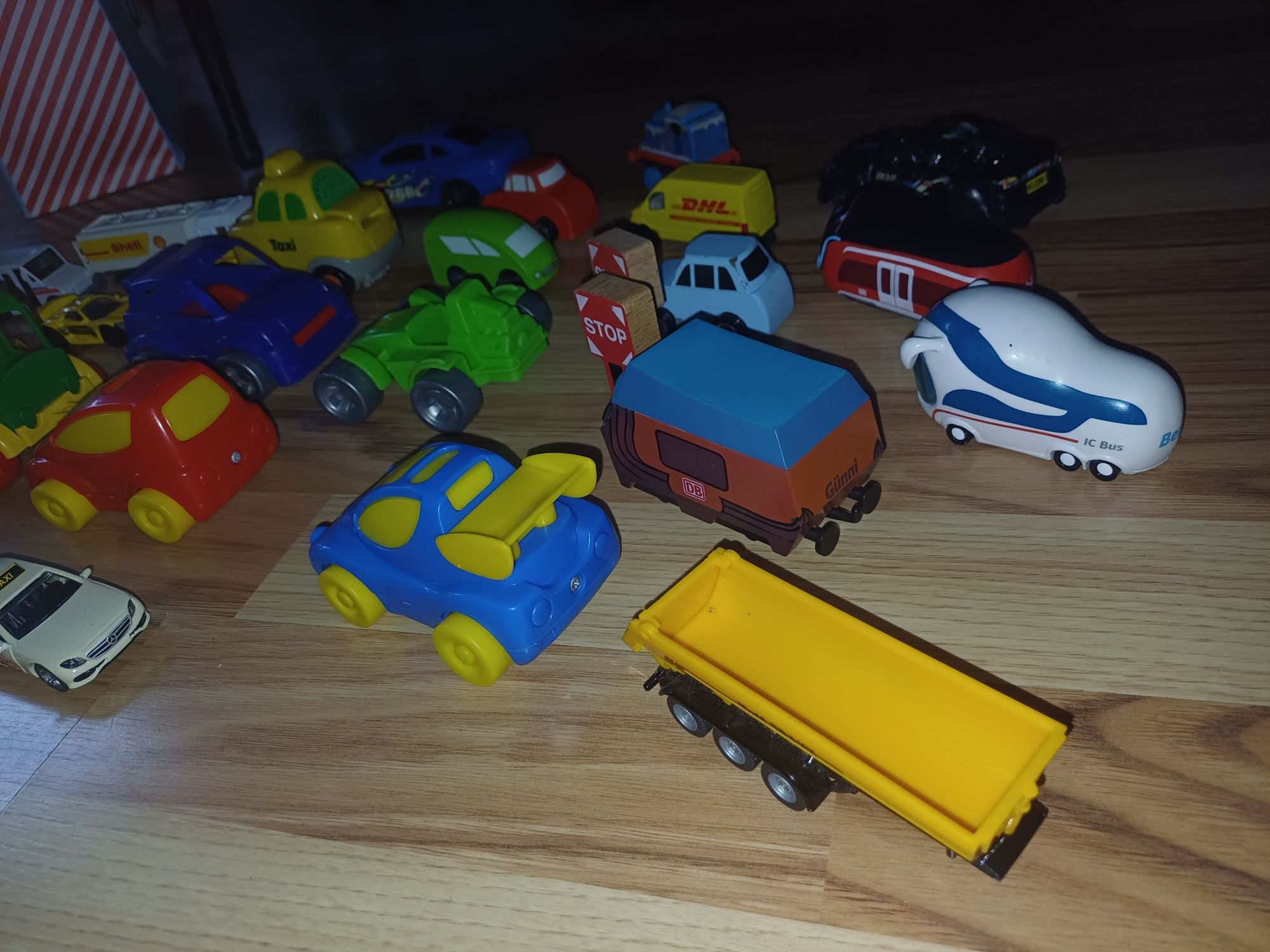 Zestaw autek lokomotywa dla chłopca małe żelaźniaki