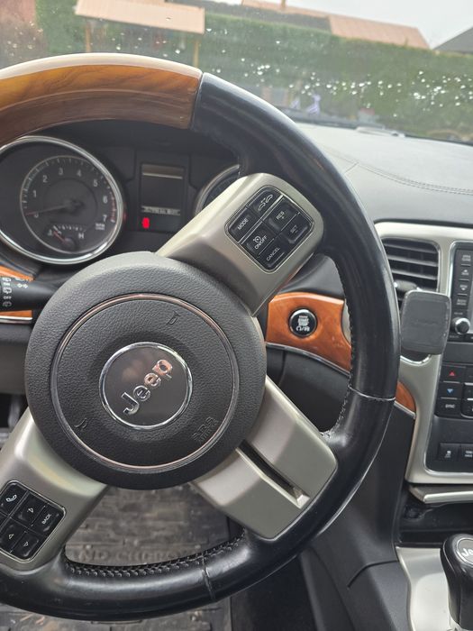 Jeep grand cherokee 5.7 V8 hemi Overland