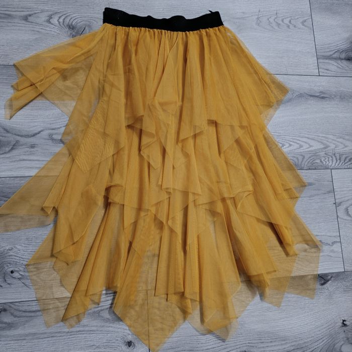 Spódnica tiulowa asymetryczna