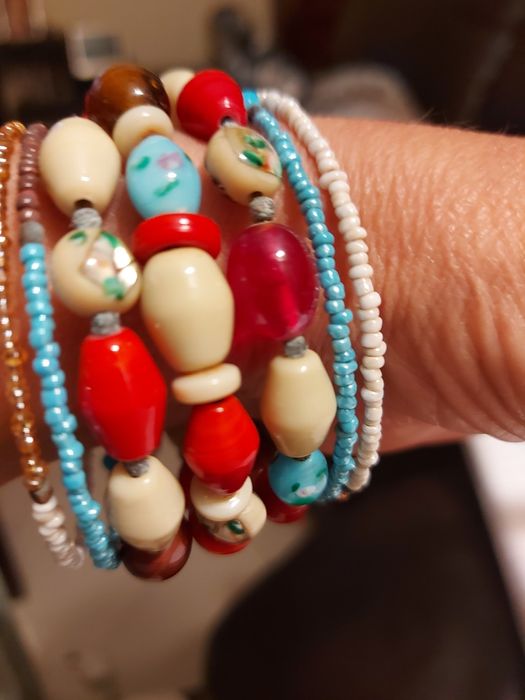 Pulseira de 7 voltas, várias cores.