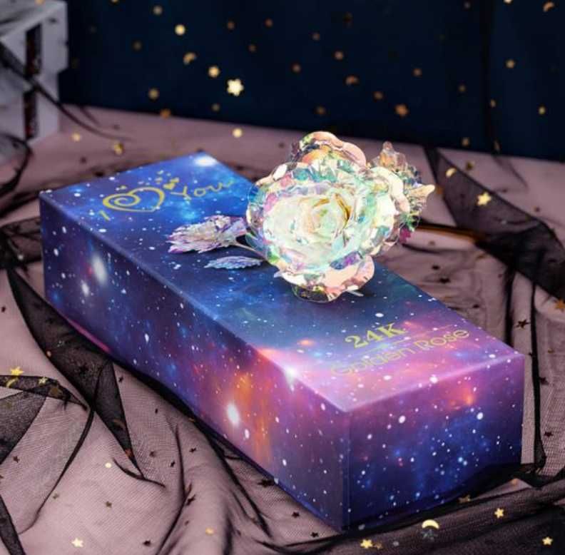 Вечная роза в подарочной коробке