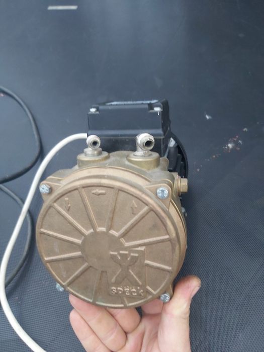 Pompa próżniowa z płaszczem wodnym