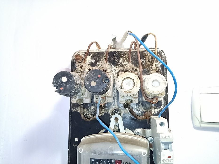 Вызов электрика Днепр  левый берег