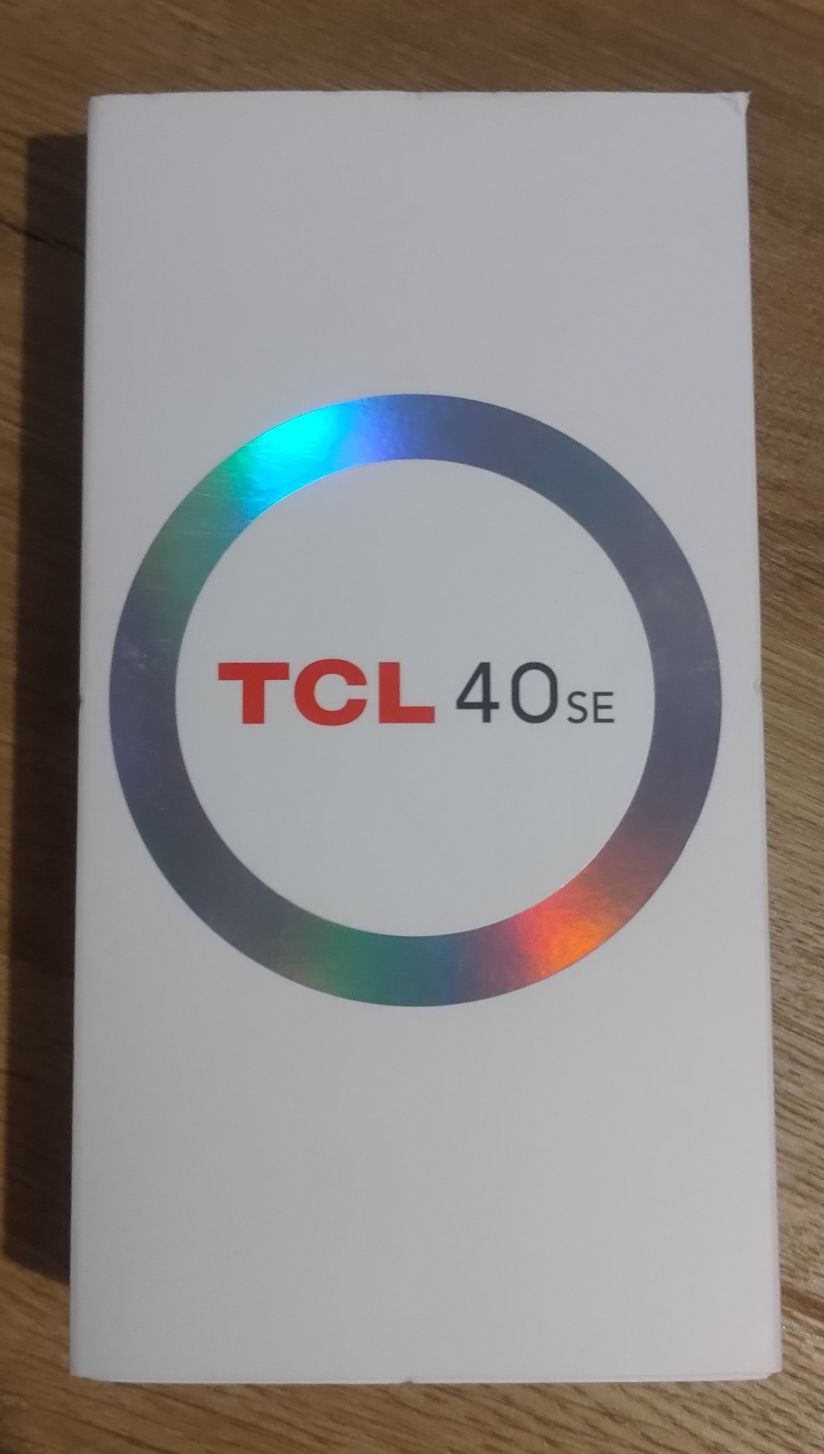 Smartfon TCL 40SE