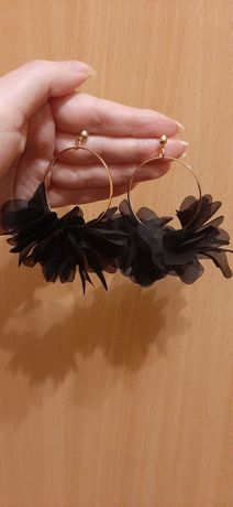 Złote Kolczyki koła czarne kwiaty,  sztyft biżuteria prezent