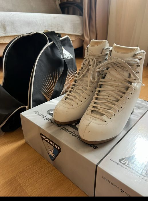 Фігурні ковзани професіональні