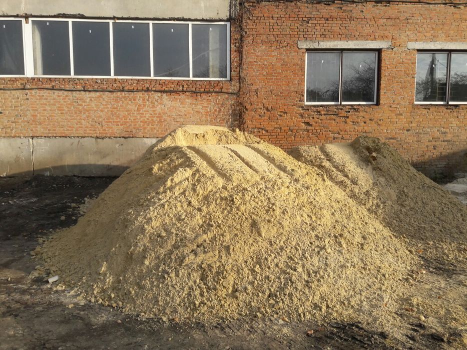 Пісок. Щебінь. Гранвідсів. Асфальт. Чернозем. Перегній. Доставка.