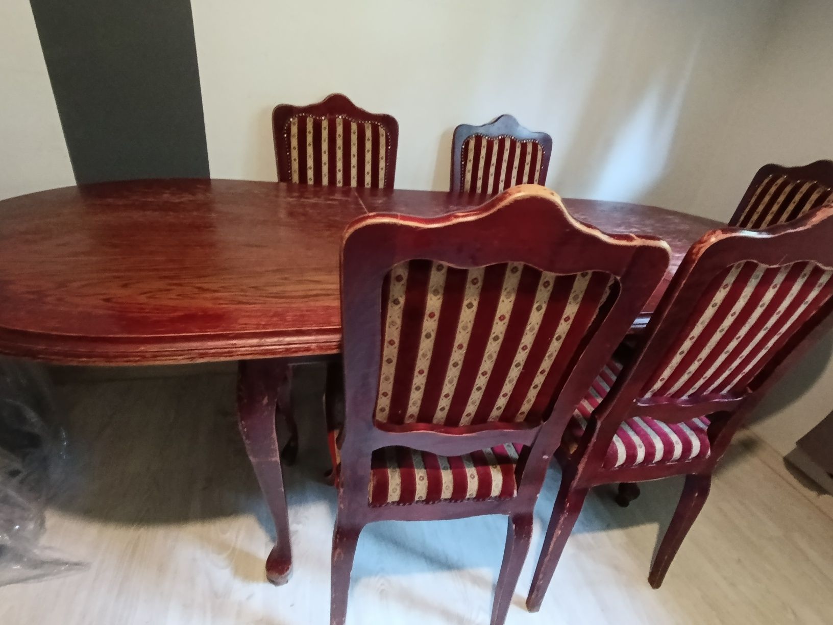 SOFA I STÓŁ  plus  6 KRZESEŁ w typie  LUDWIK