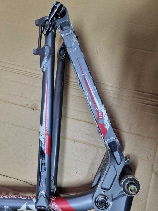 Rama typu full Bergamont Straitline 7.1, pod 26